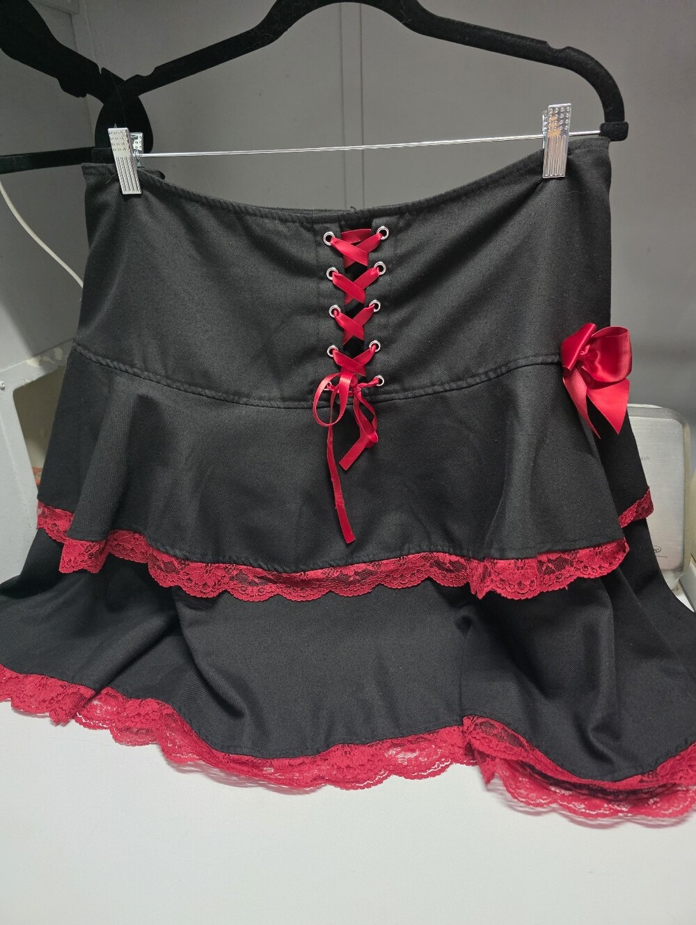 Social Collison Hot Topic Black & Red Lace-Up Tiered Mini Skirt And Shirt